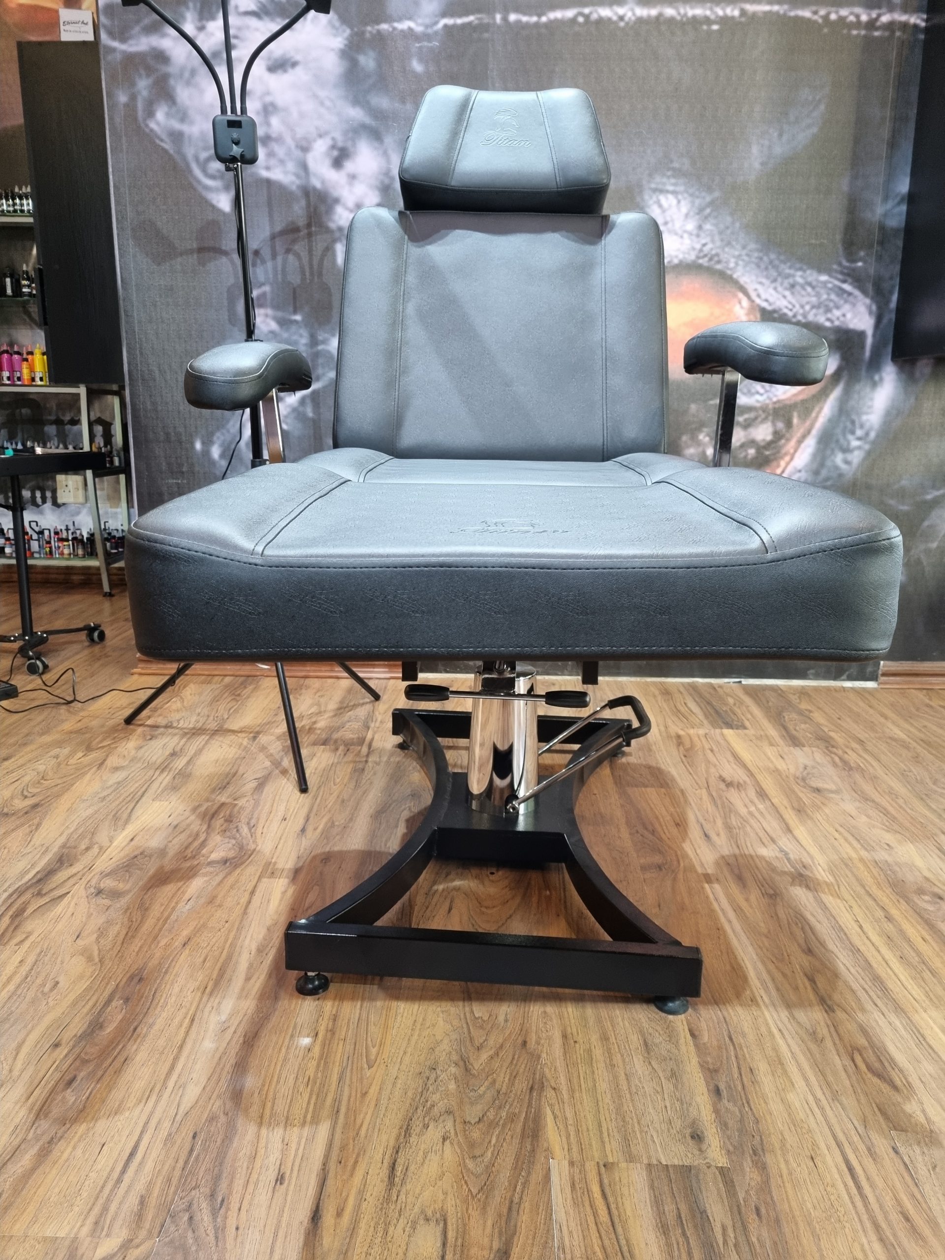 Atlas V2 -(Client Chair) Hydraulic by Titan - Image 4