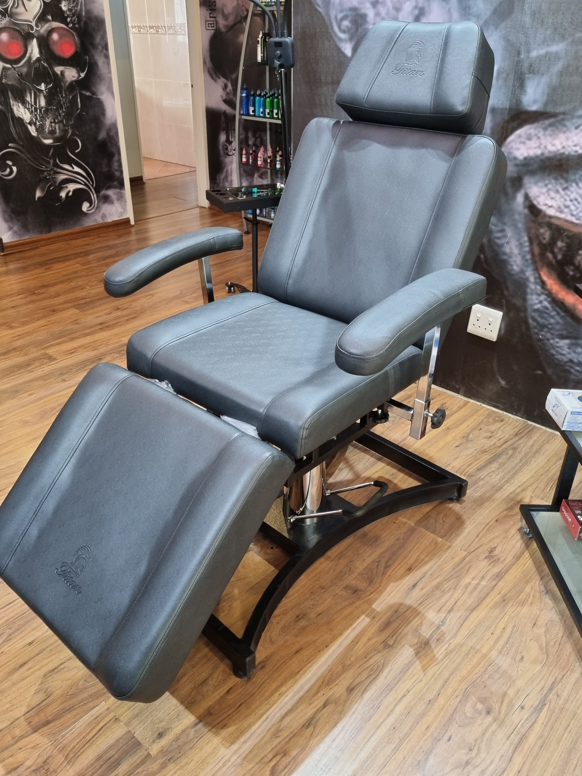 Atlas V2 -(Client Chair) Hydraulic by Titan